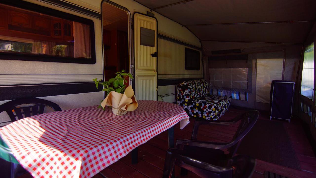 Готель Sonata Camp Ястарня Екстер'єр фото