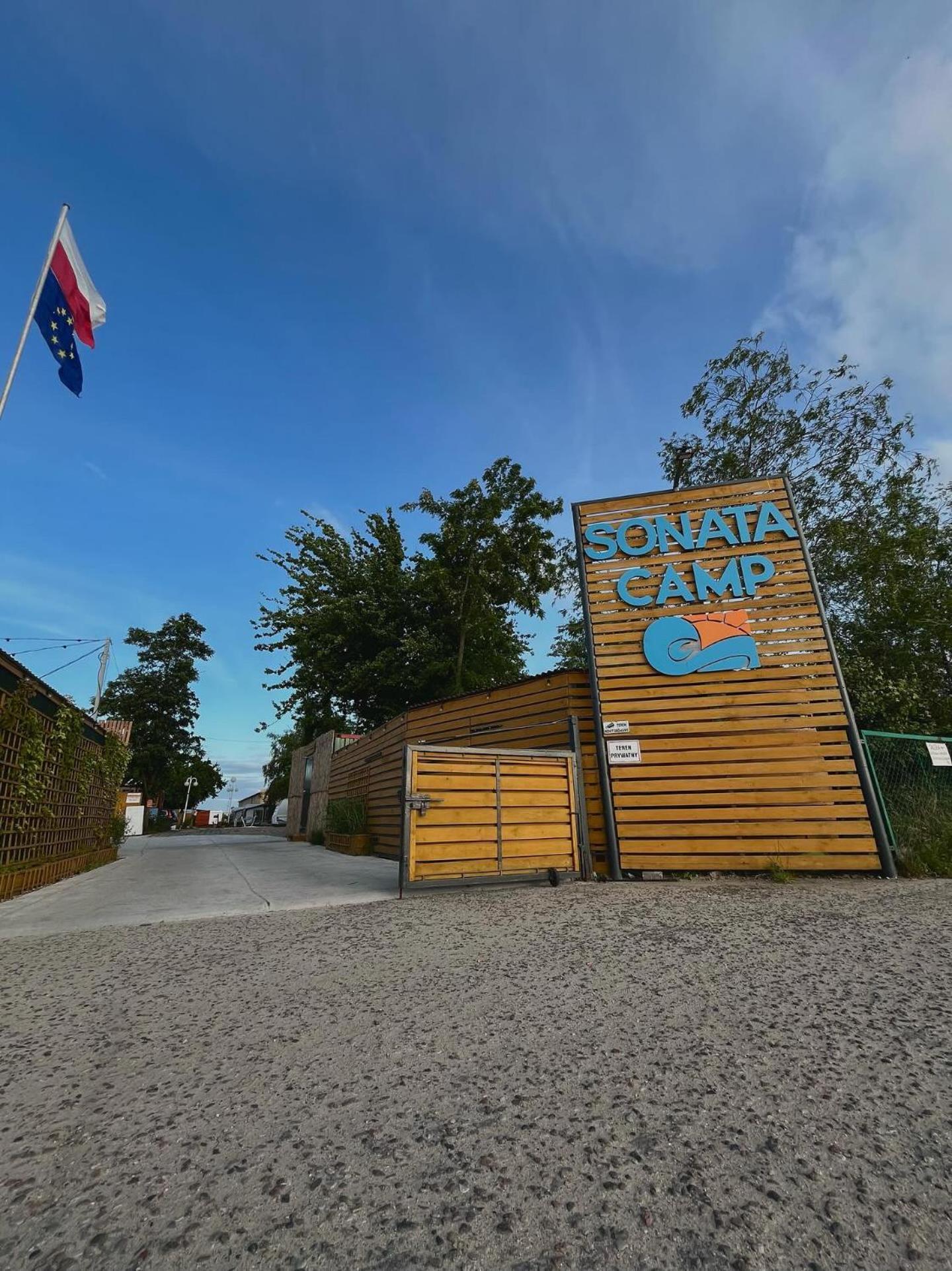 Готель Sonata Camp Ястарня Екстер'єр фото